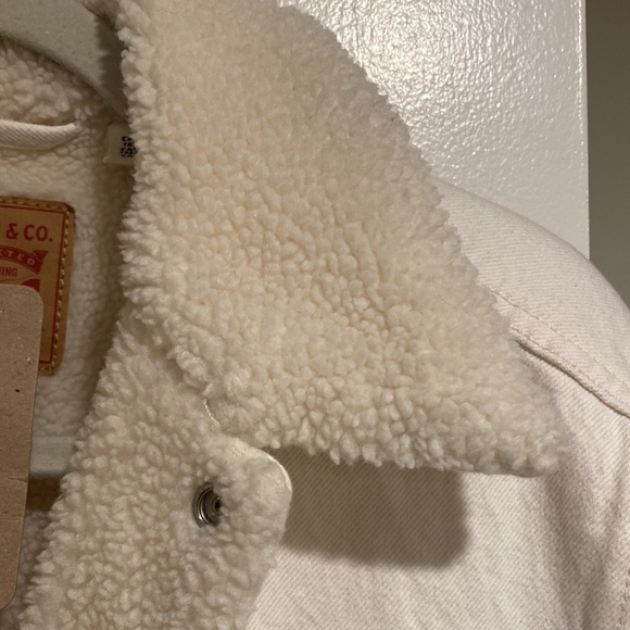 LEVIS NWT Women’s Ex Boyfriend  Trucker Jacket size XS - Picture 3 of 7